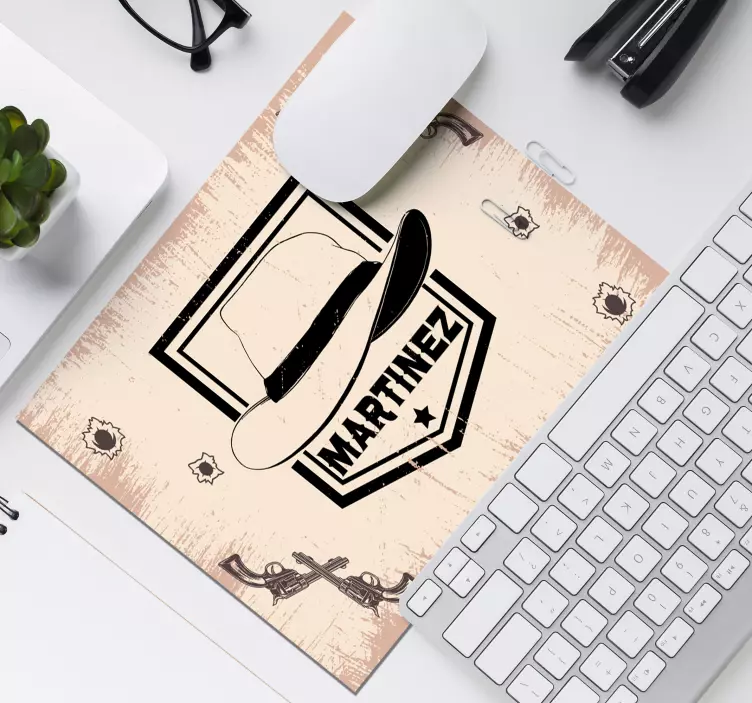 Kaubojus turėjo su vardu personalizuotą pelės kilimėlį - „Tenstickers“