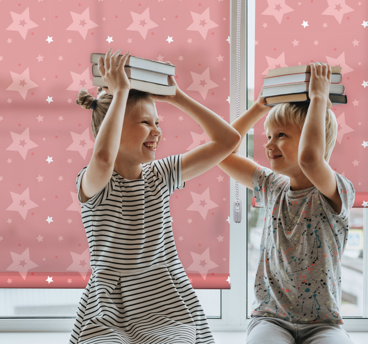 žaismingas žvaigždėtas raštas Roletai vaiku kambariui - „Tenstickers“