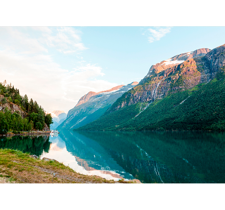 Medžio peizažas ežero sienos freskoje - „Tenstickers“