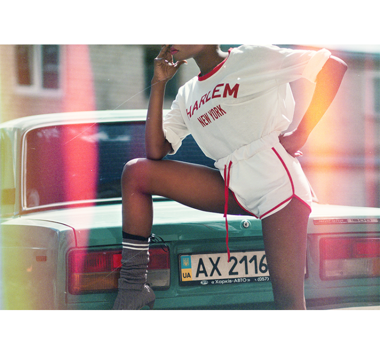 Harlemo stiliaus poza žmonių sienos freskomis - „Tenstickers“