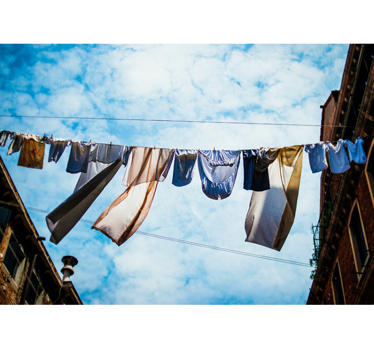 Skalbinių virvės vėjelis miesto sienų freska - „Tenstickers“