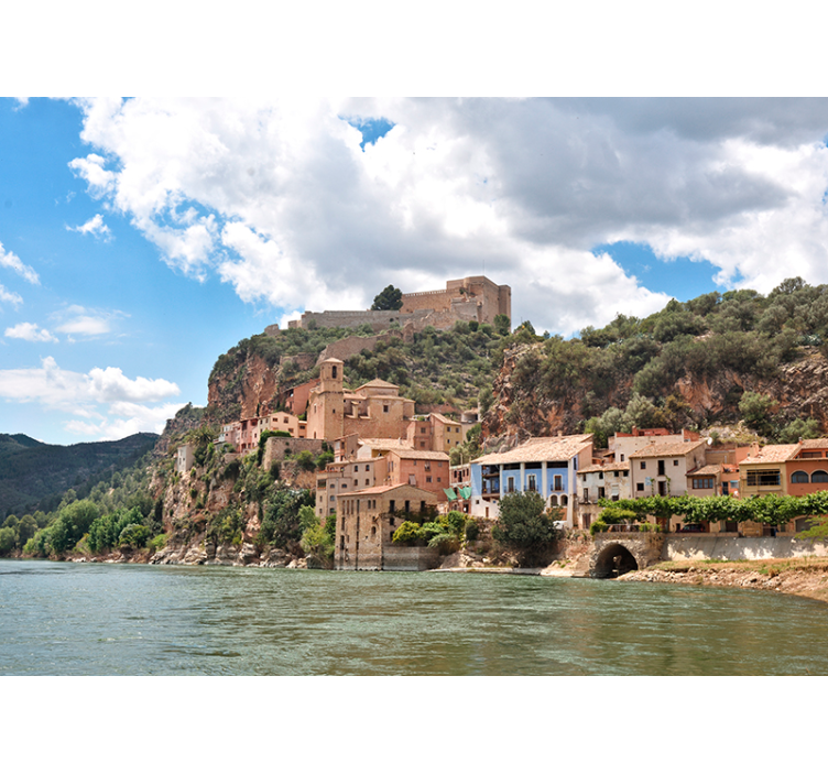 Viduržemio jūros kalvos miestas miesto sienų freska - „Tenstickers“