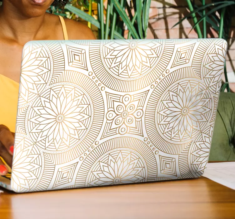 Auksinių tonų mandalos nešiojamojo kompiuterio lipdukas - „Tenstickers“