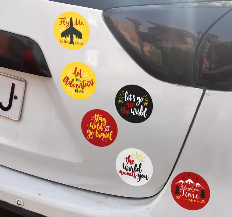 Keliautojai žymi automobilio lipduką - „Tenstickers“