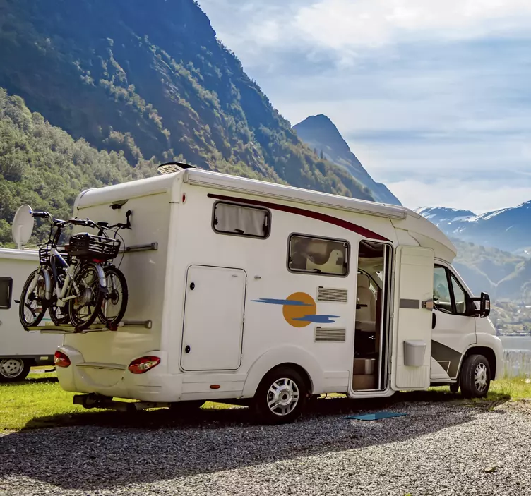 Saulės ir debesų automobilio animuotasis paveiksliukas - „Tenstickers“