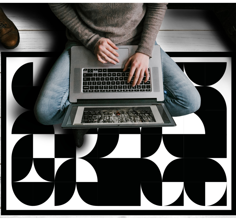 Išlenktos juodos formos geometriniai kilimas - „Tenstickers“