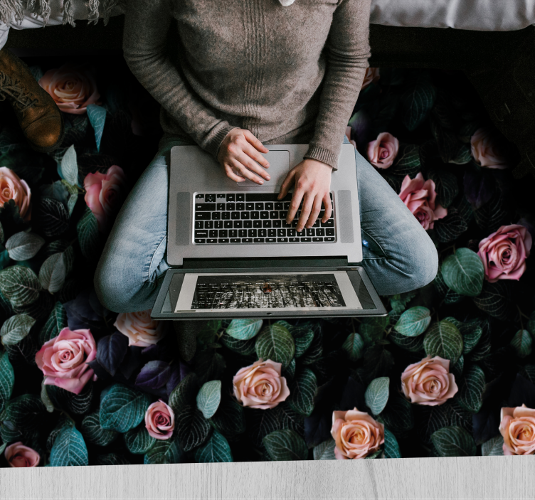 Raudonos rožės gėlių rašto kilimėlis - „Tenstickers“