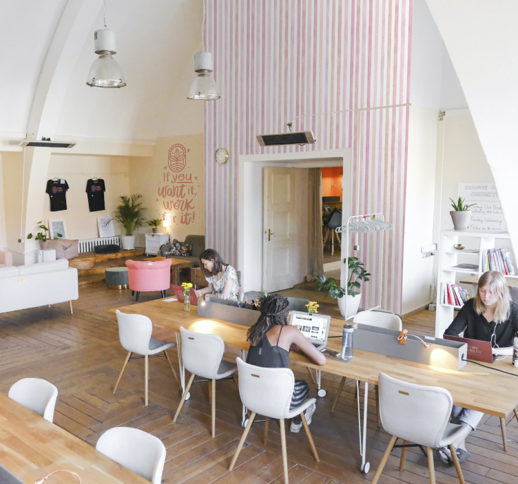 Rožinis elegantiškas modelis vertikalios juostos tapetas - „Tenstickers“